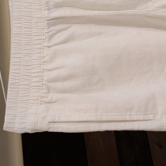 Old Navy Women's High Waist White Shorts Size S - Picture 2 of 10